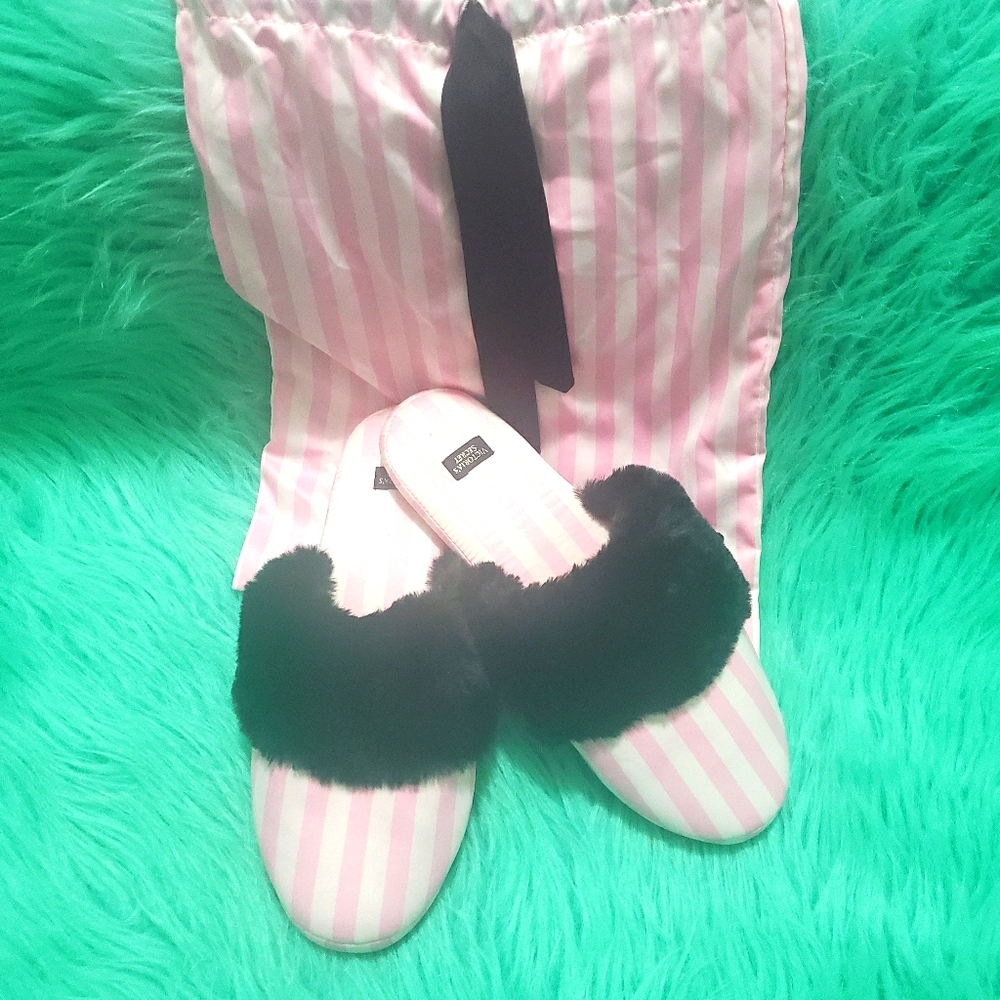 Victoria's Secret SlipperSize Small.